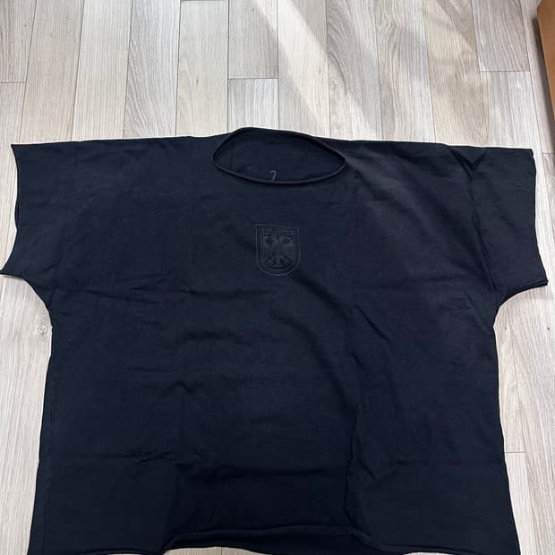 이지 벌쳐스 티셔츠