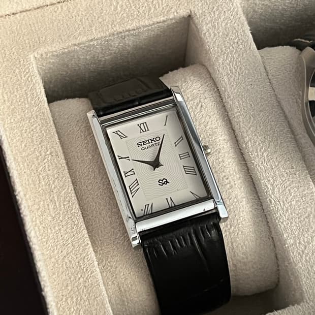 세이코 탱크 쿼츠 모델