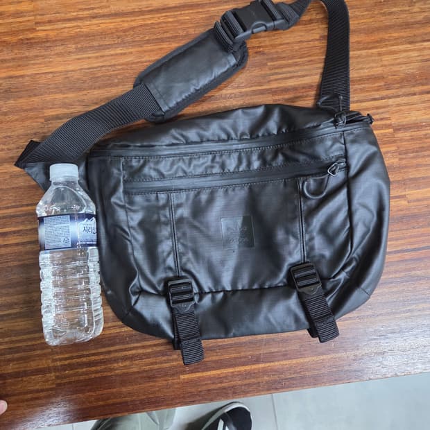 아디다스 빅 웨이스트백 레더 크로스백 