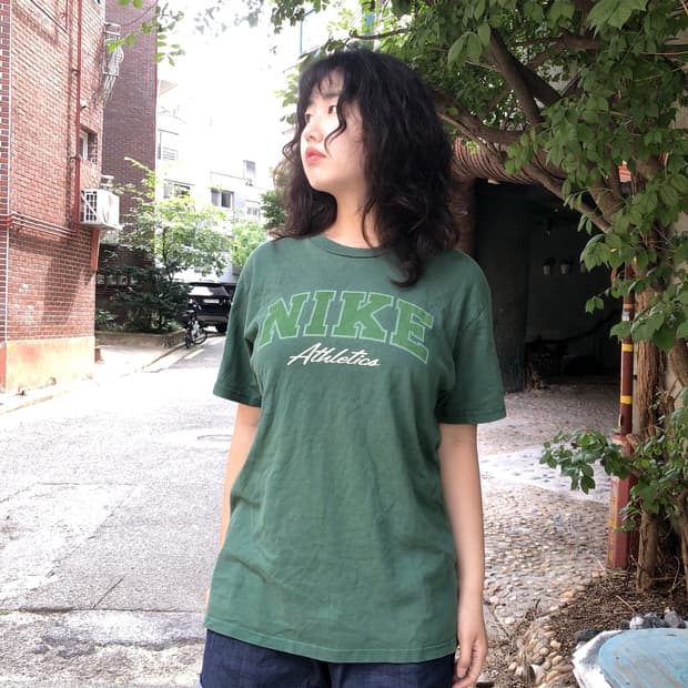 90s Nike half T