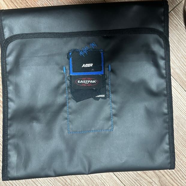 아더에러 x 이스트팩 숄더백