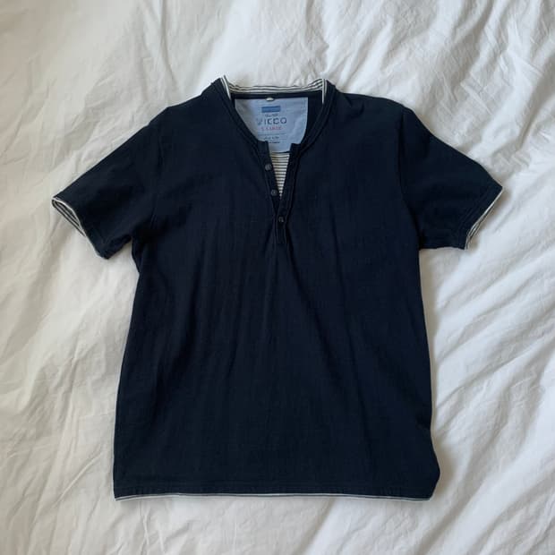 네이비 포인트 티셔츠