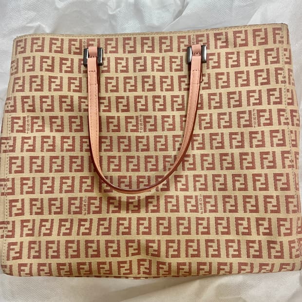 정품 펜디 주키노 베이지핑크 토트백