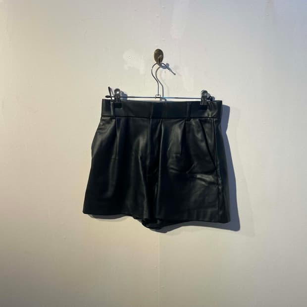 자라 유광 반바지