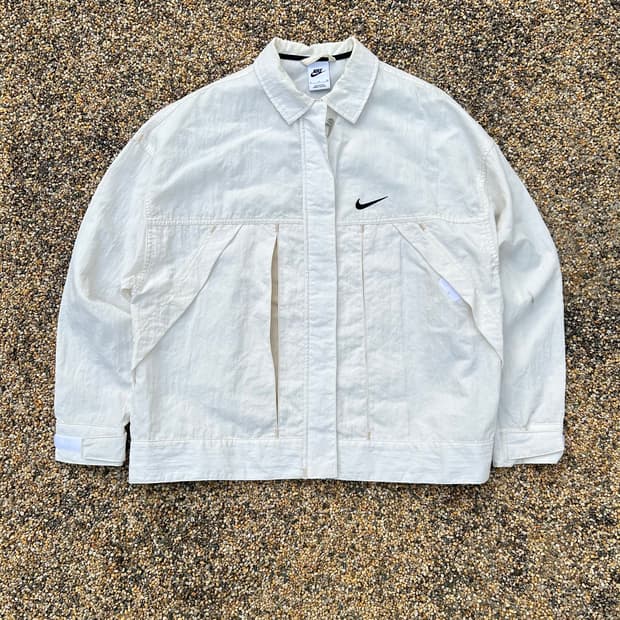 나이키(NIKE) 빅스우시 화이트 우븐 트랙탑 바람막이