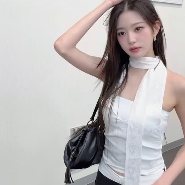 [새상품] 장원영 착용 시오서울 자카드 홀터 탑 화이트