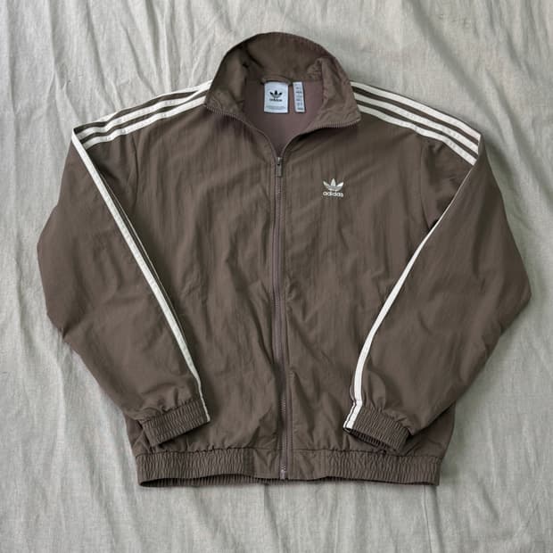 아디다스 우븐 트레이스브라운 바람막이 M