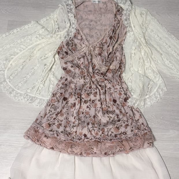 레이스 슬리브리스