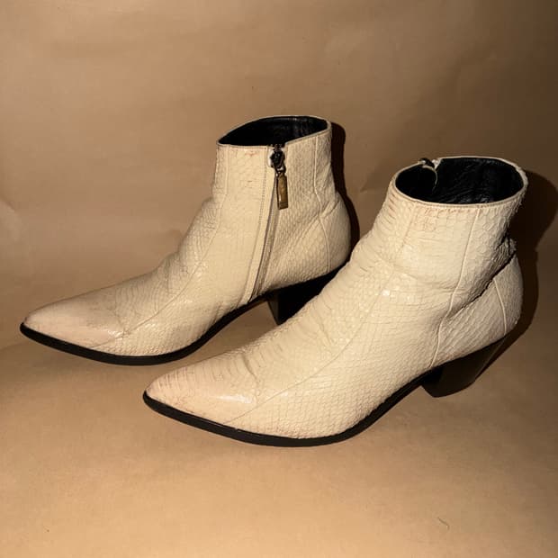 생로랑 Finn 60mm 파이톤 쿠반힐 부츠