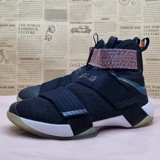 나이키 줌 르브론 솔저10 농구화 275