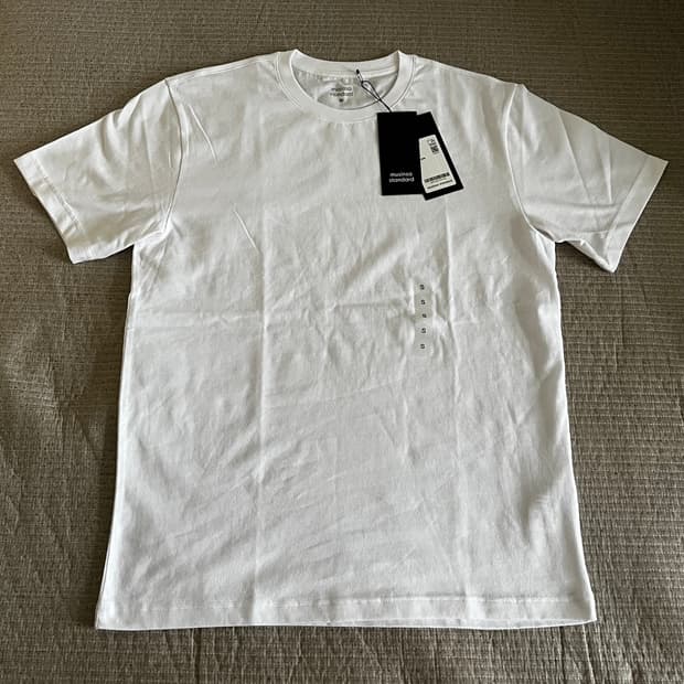 무신사 흰색 반팔티 S 사이즈 (새상품)