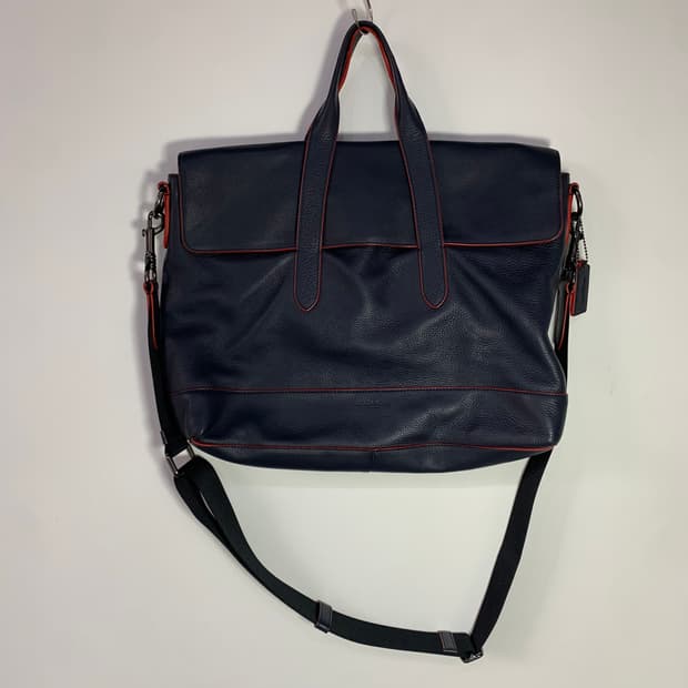 코치 가죽 크로스백