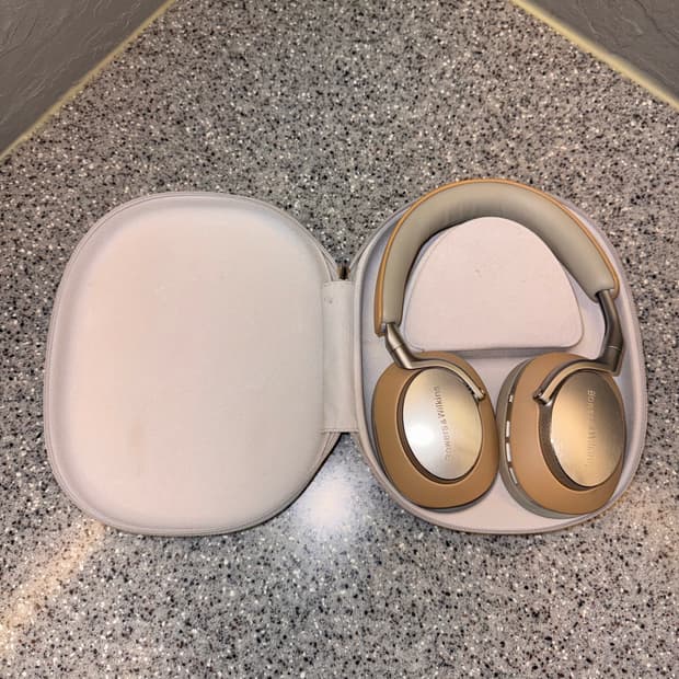 Bowers & wilkins PX8