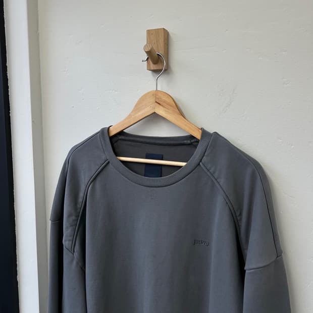 15558 - 20F/W 준지 로고 자수 맨투맨