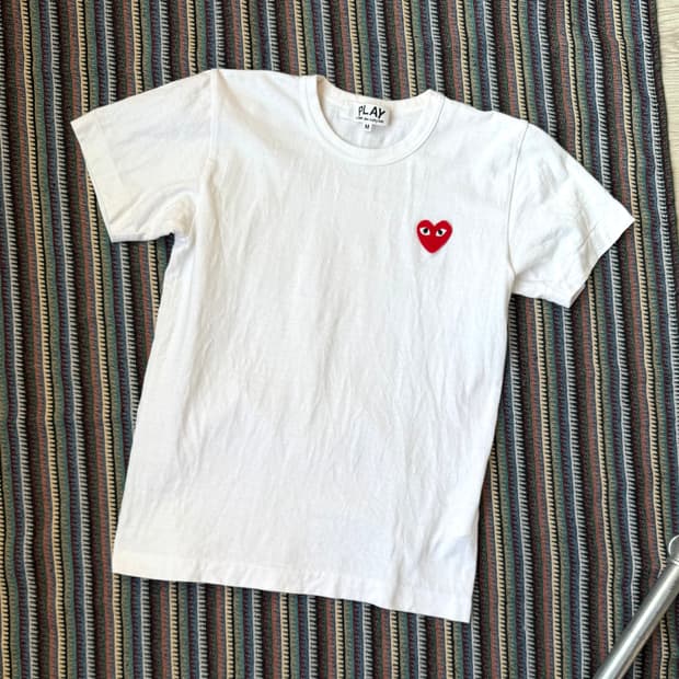 꼼데가르송 반팔 티셔츠