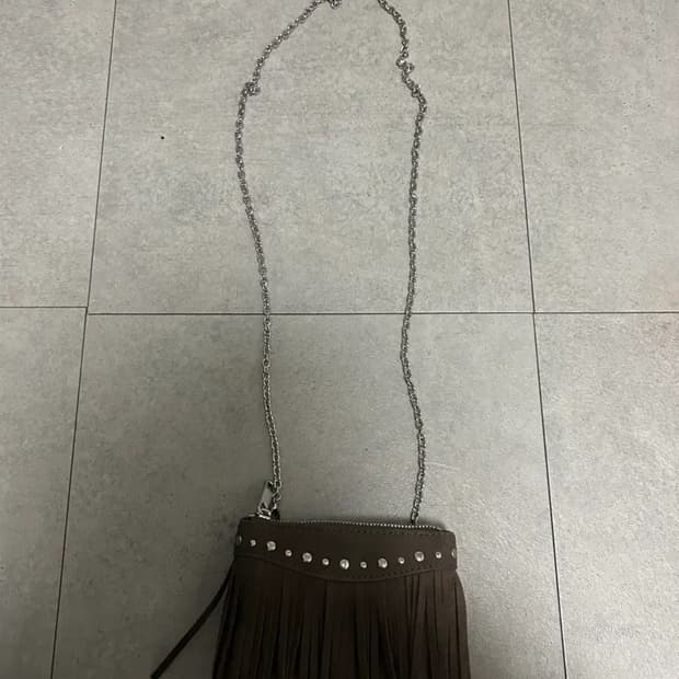 레이브 마이크로 태슬 가방