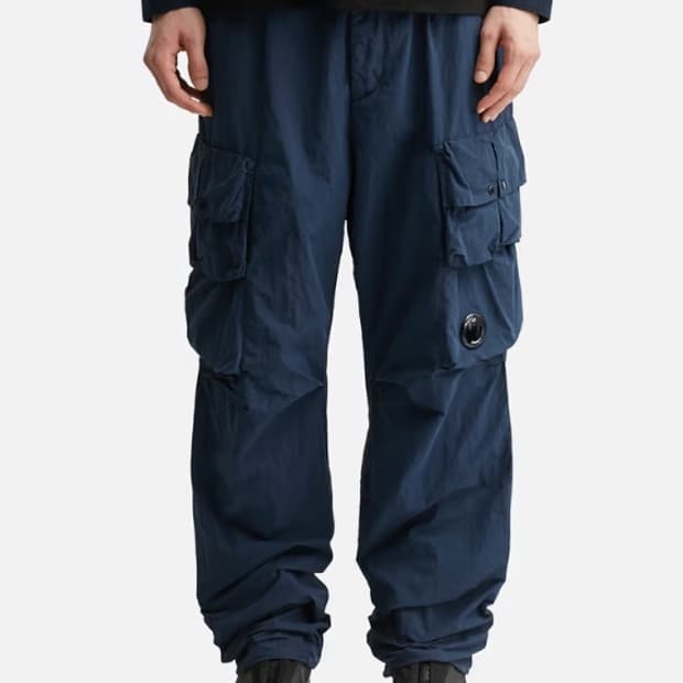 CP컴퍼니 25SS 플랫 나일론 카고 팬츠 인디아잉크(네이비) 48사이즈