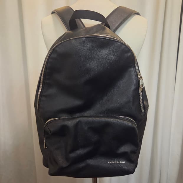 CK 캘빈클라인 백팩