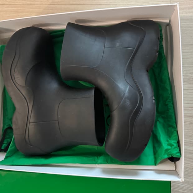 보테가 베네타 퍼들 부츠 블랙 41사이즈