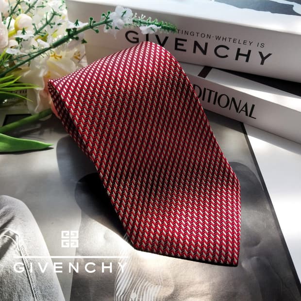 지방시 실크 지그재그 넥타이 8.5cm S등급 K669
