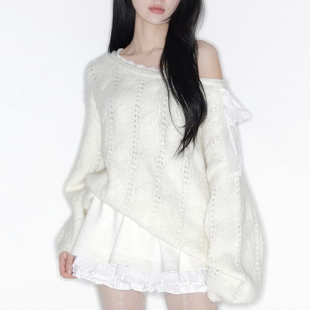 더티스 베일 오프 오프숄더 니트 화이트