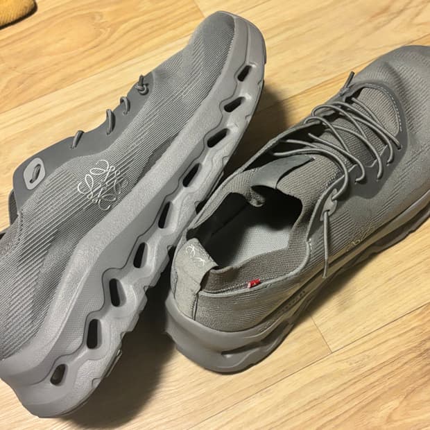 온러닝 로에베 on running loewe 클라우드틸트 265 새상품