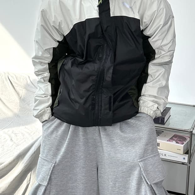 푸마 올드스쿨 배색 바람막이 L