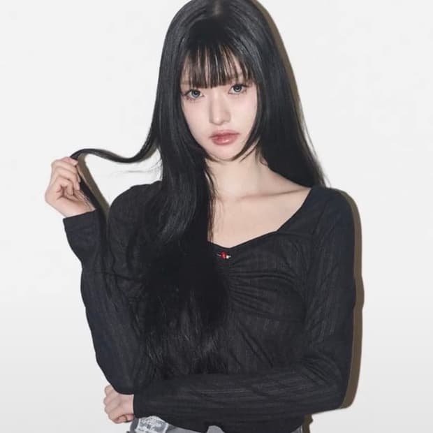 일리고 셔링 롱슬리브 블랙