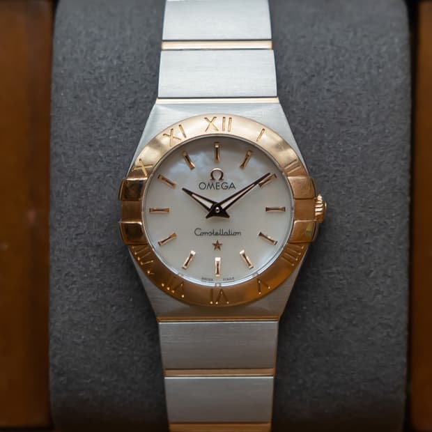 오메가 컨스틸레이션 세드나골드 마더 오브 펄 다이얼 25mm 쿼츠 시계