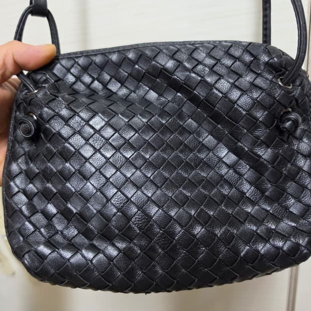 보테가베네타위빙크로스백 24/19센티 