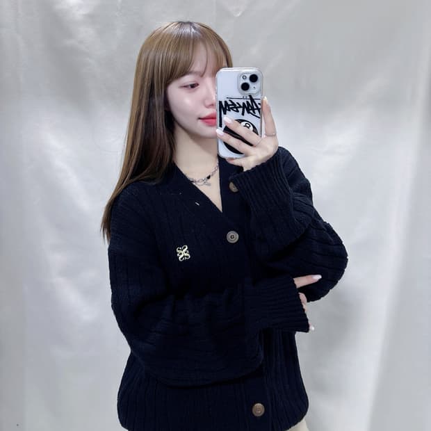 세터 블랙 스몰로고 가디건 