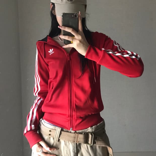 아디다스 레이스디테일 레드 후드져지