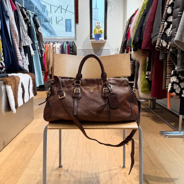 프라다 브라운 체르보 안티크 레더백 
