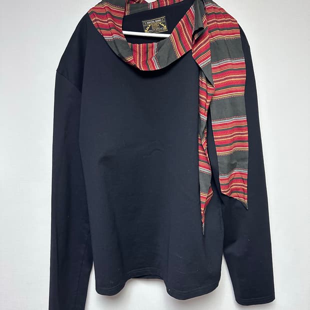 캐피탈 네커치프 롱슬리브