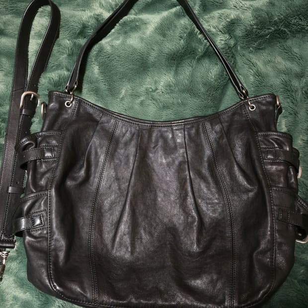 벨리에 달스톤 레더 슬링백 블랙