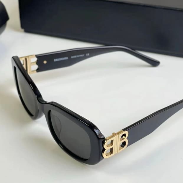 발렌시아가 선글라스 정품 팝니다 (사용감 적음)