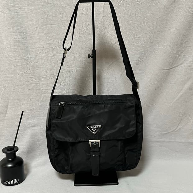 (S급) 프라다 버클 크로스백 나일론 포코노 주우재백