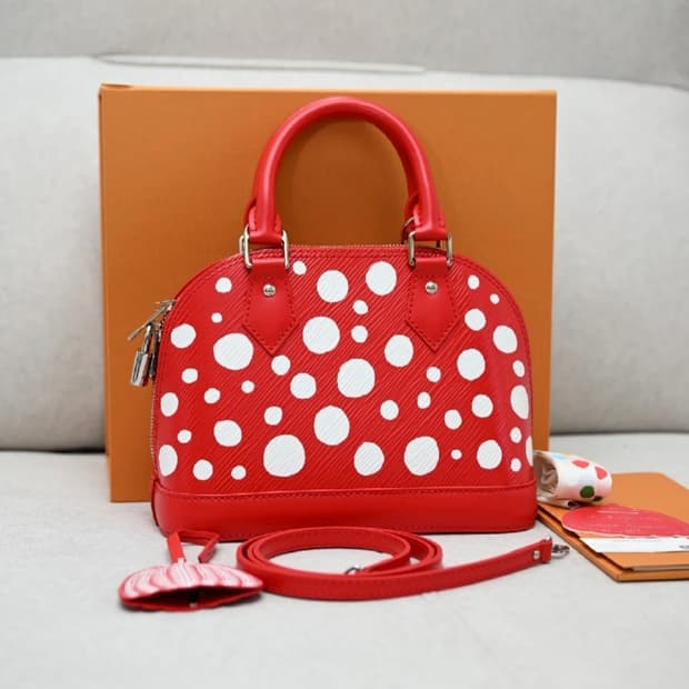 루이비통 알마BB 레드 도트백