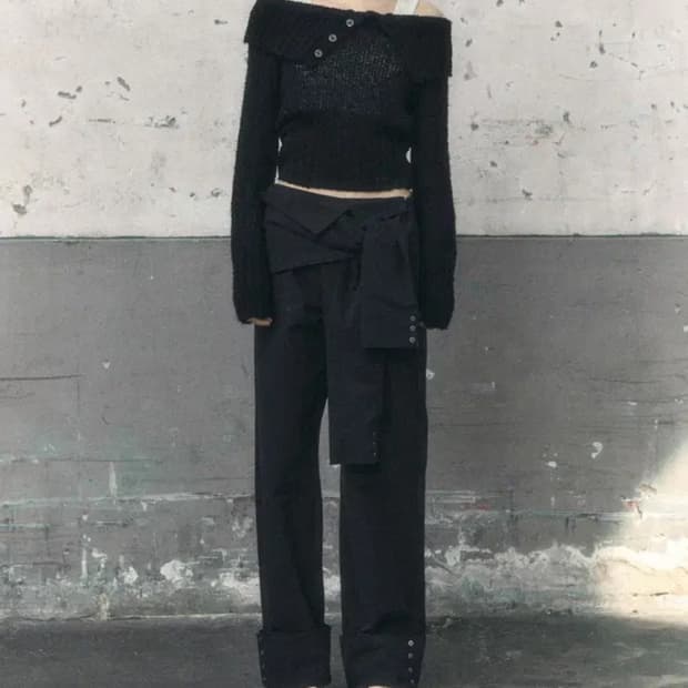 RIBBED BUTTON OFF SHOULDER