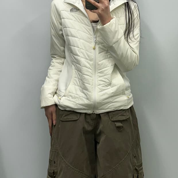 노스페이스 로고 화이트 경량 자켓