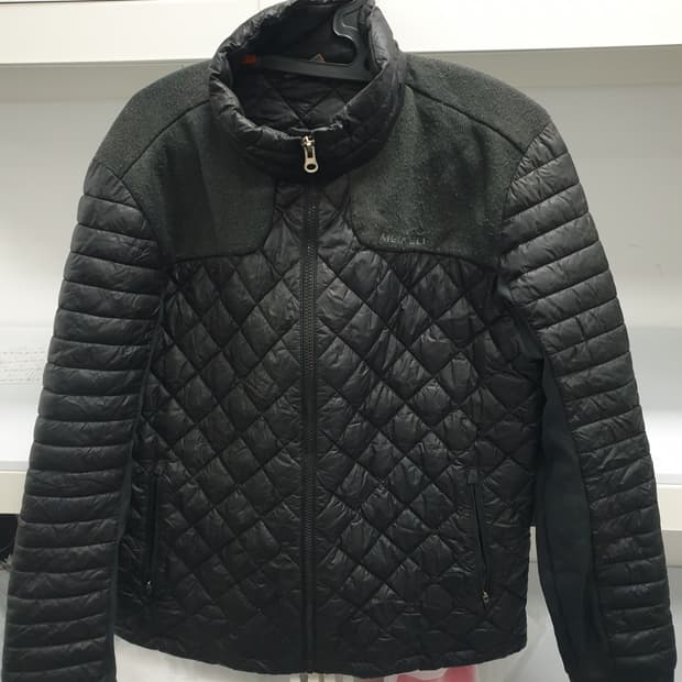 머렐 정품 오리털경량패딩 실100사이즈 팝니다