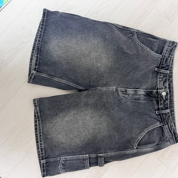 아웃스텐딩 데님 반바지