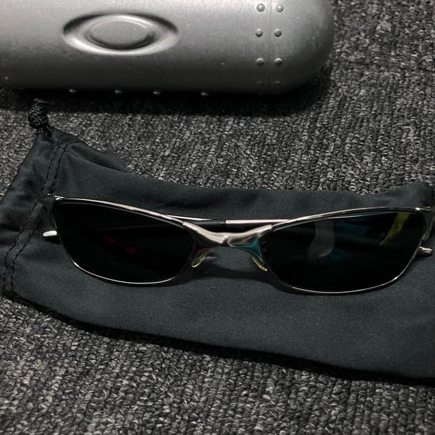 오클리 와이어탭 1.0 크롬 티타늄