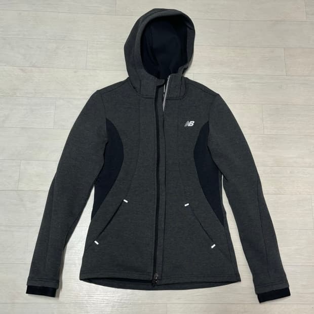 뉴발란스 트레이닝 후드집업 xs 딱붙핏