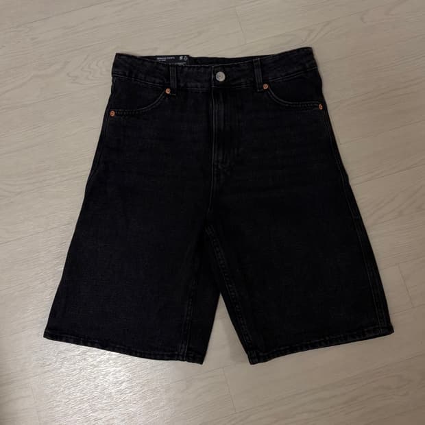 H&M 흑청 반바지 버뮤다팬츠