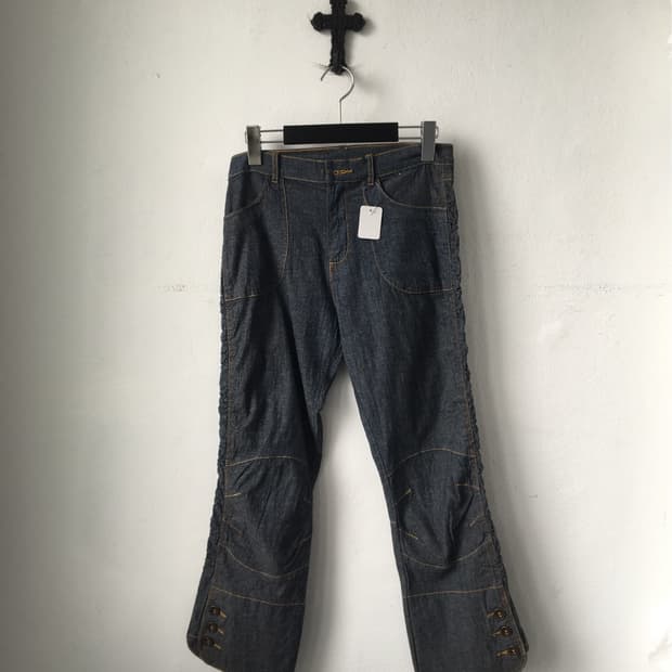 Side point capri pants