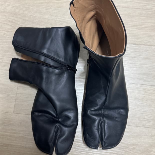 Margiela tabi boots