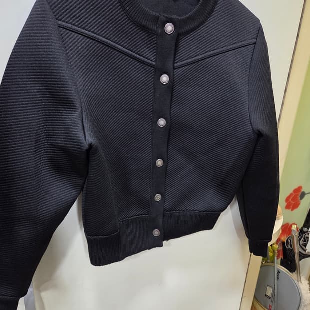 루이비통 크롭 봄버