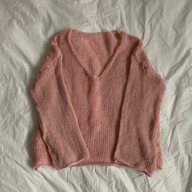 핑크 브이넥 니트
