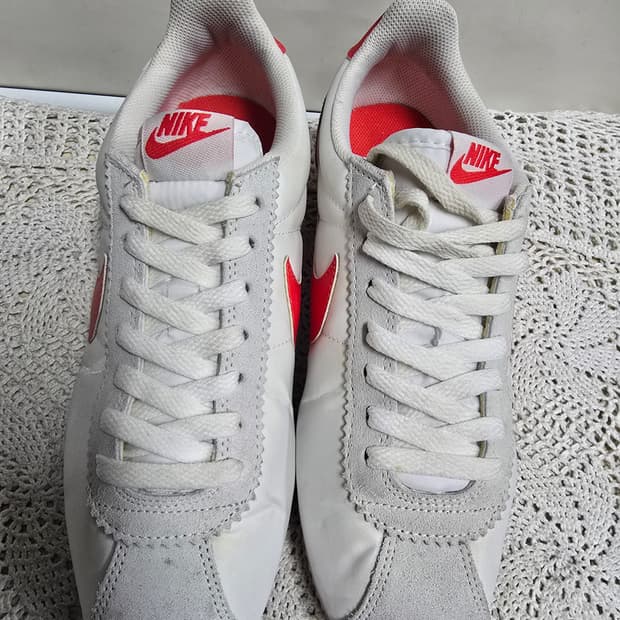 나이키 클래식 코르테즈 270